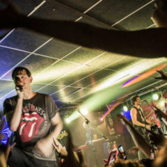 JÓVENES PORDIOSEROS: “La gente del rock and roll siempre que escucha una guitarra para la oreja.”