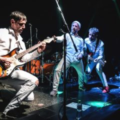ARBOL: GUAU! , QUE SHOW!