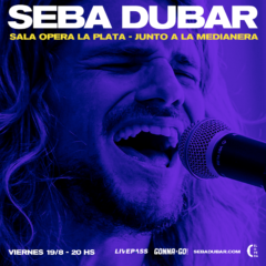 Seba Dubar junto a la Medianera