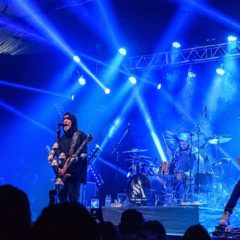 Ardió La Sangre en Captain Blue