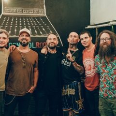 Las Pastillas del Abuelo y Ke Personajes presentan “Loco por Volverla a Ver”