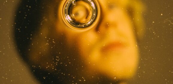 Relámpago amarillo lanzo su álbum debut