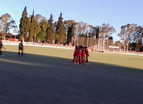 Hockey: Jockey Club lidera la zona b