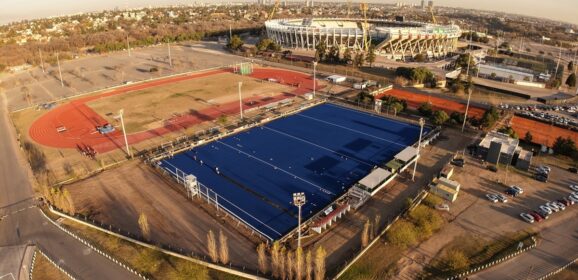 Hockey: Avanza la obra de recambio de la superficie del estadio de hockey Soledad García