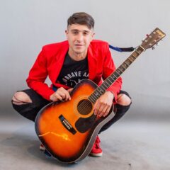Adri G : Quería que suene alegre, positivo y fresco, sin perder la profundidad