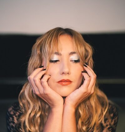 Delfina Campos: Películas perdidas también reflexiona mucho sobre el rol de la mujer como autora en el rock argentino. No es que esté hablando explícitamente de eso en el disco, sino que el proceso de hacerlo me hizo reflexionar mucho sobre el tema.