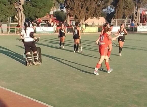 Hockey: Universitario le gano en los Shoot Out a Jockey